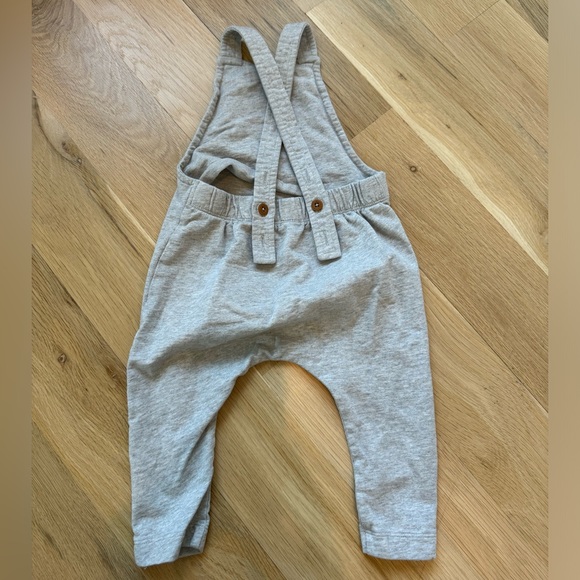 Nordstrom • Grow With Me Adjustable Overalls • Gray • 9-12 Months - Picture 2 of 5
